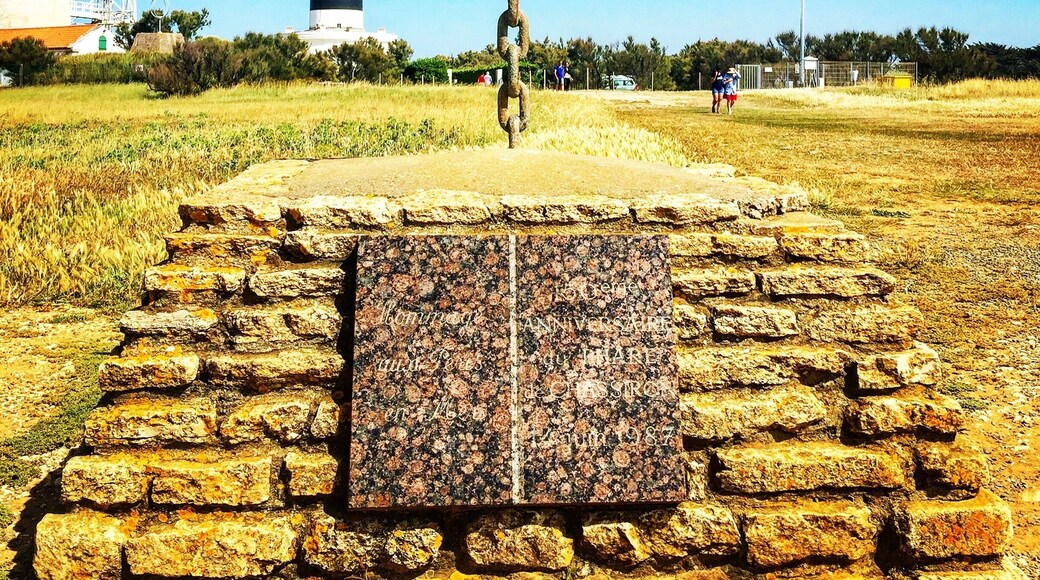 At the far end of Ille D'Oleron. Parking is further back & the rest of the way for pedestrians only. Shops & cafes nearby