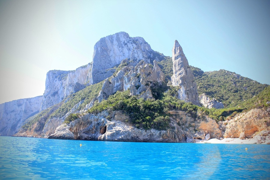 A beautiful beach, the water is crystal clear like pool water. You have to rent a boat to reach that beach! It's worth every cent