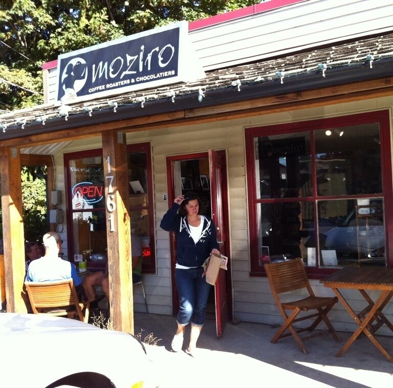 Good coffee in Shawnigan Lake, BC. Nice relaxing spot. 