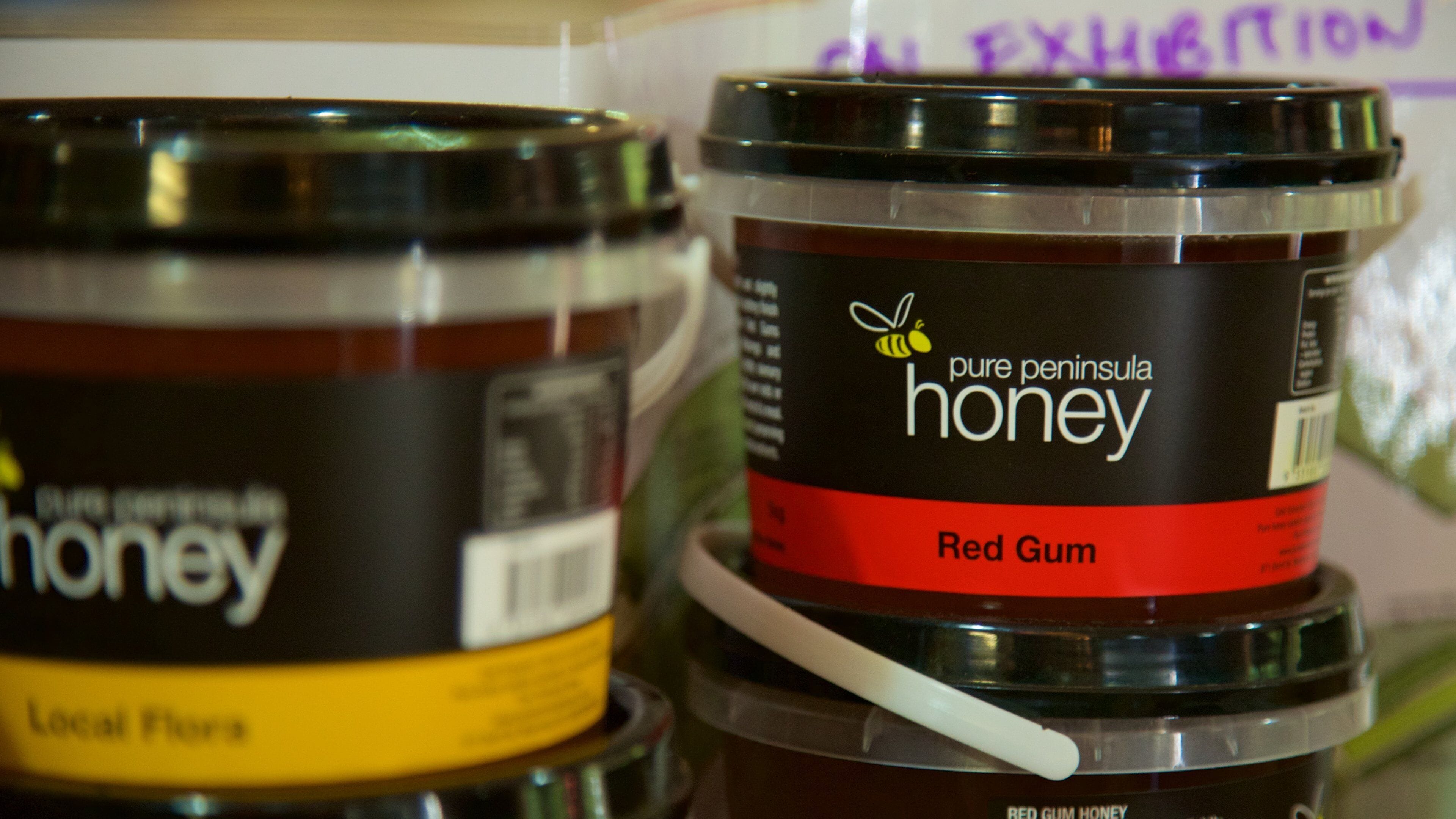 Red Hill og byder på mad