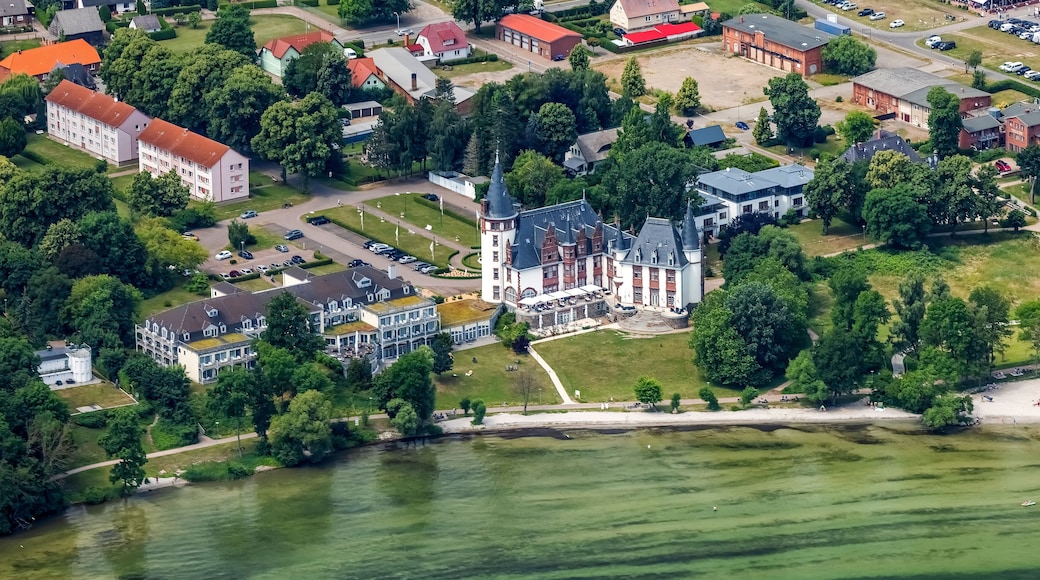 Warren, Schloß Klink, Mecklenburg-Vorpommern, Deutschland, Luftaufnahme aus dem Flugzeug