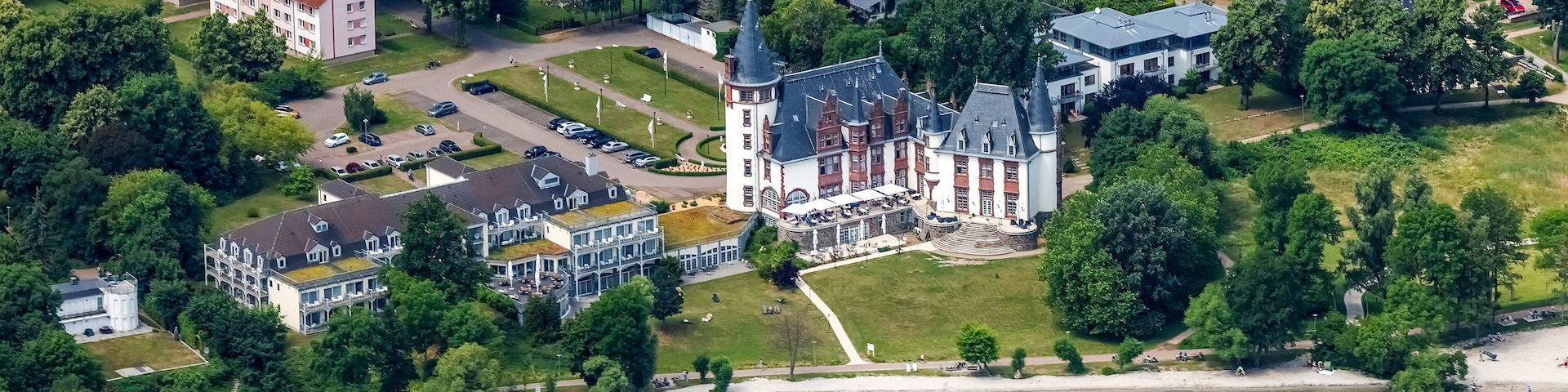 Warren, Schloß Klink, Mecklenburg-Vorpommern, Deutschland, Luftaufnahme aus dem Flugzeug