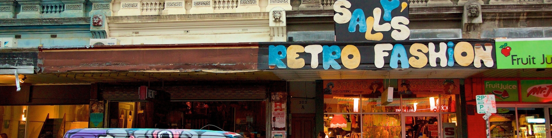 科林伍德 设有 購物 和 戶外藝術