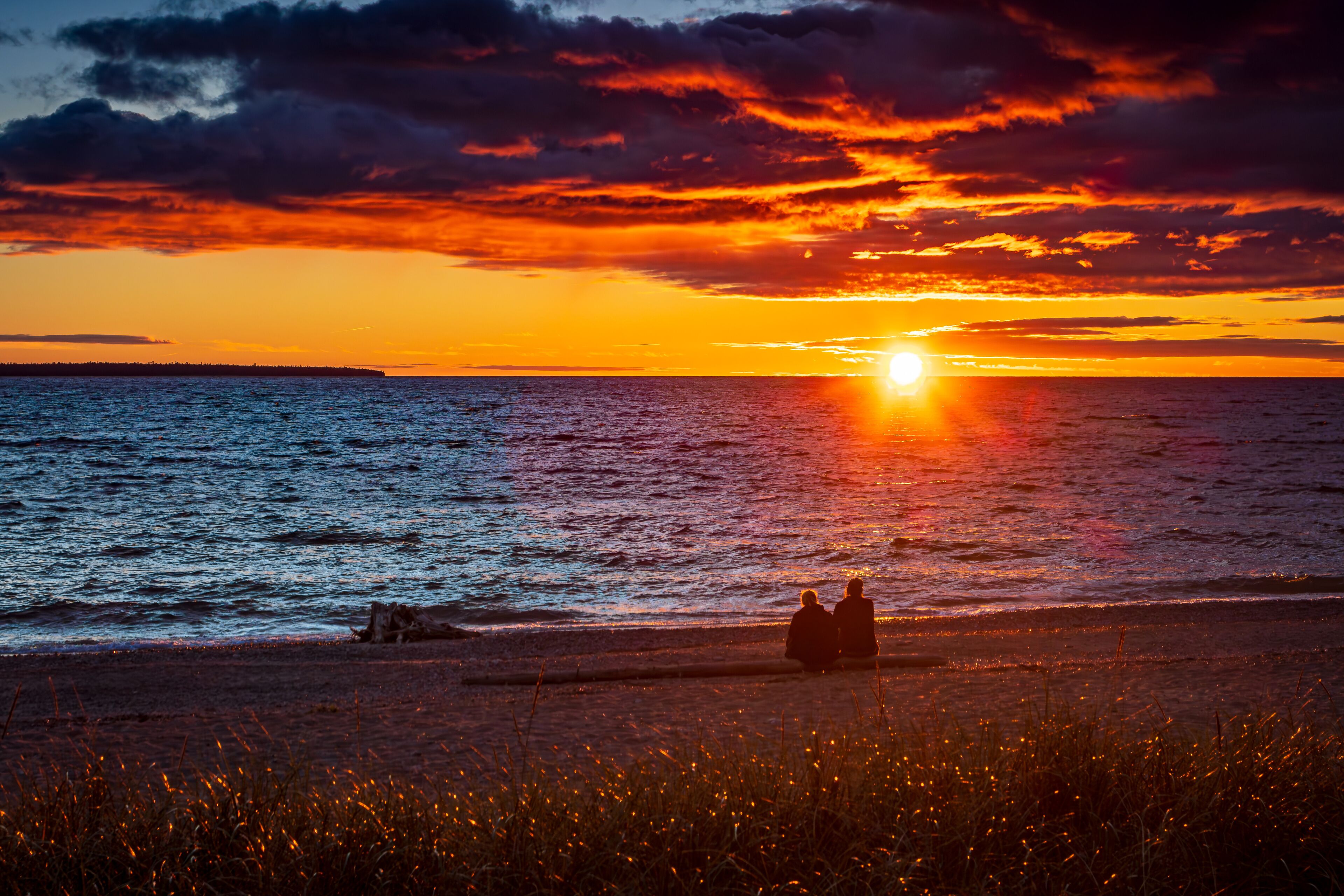 Sunset Sun in the beach of Agawa Bay in Lake Superior Provincial Park, Algoma, Ontario, Canada