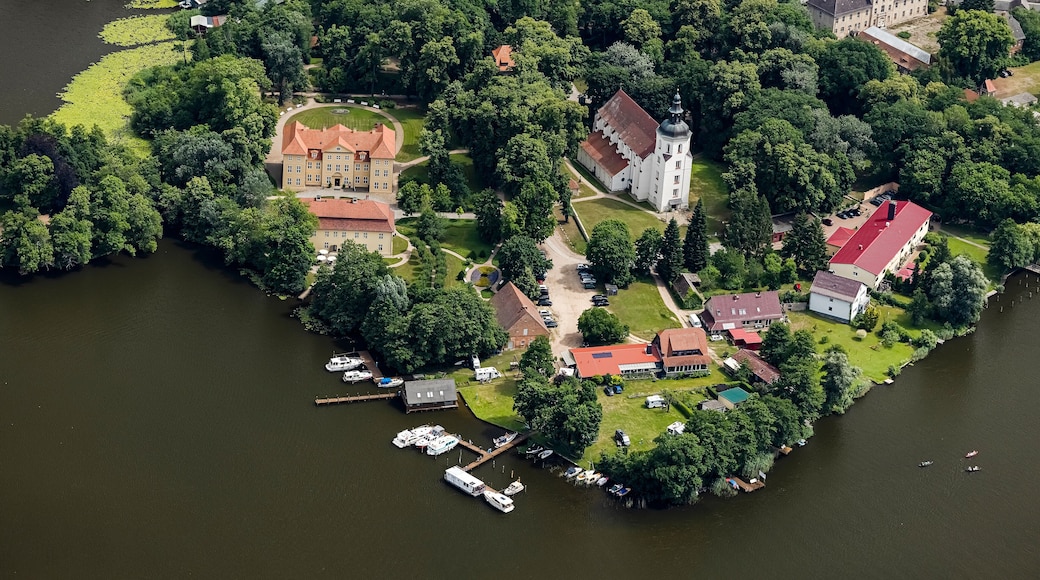 Mirow, Schloß Mirrow, Mirower See, Mecklenburg-Vorpommern, Deutschland, Luftaufnahme aus dem Flugzeug