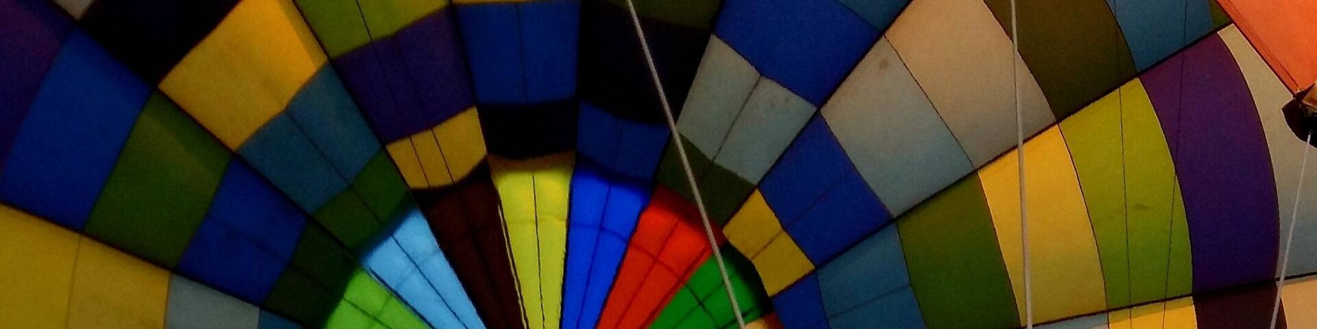 A 4am start results in an amazing flight over the Magaliesburg.. Bill Harrops continues to be the best in Hot Air ballooning
#LifeAtExpedia
#patterns