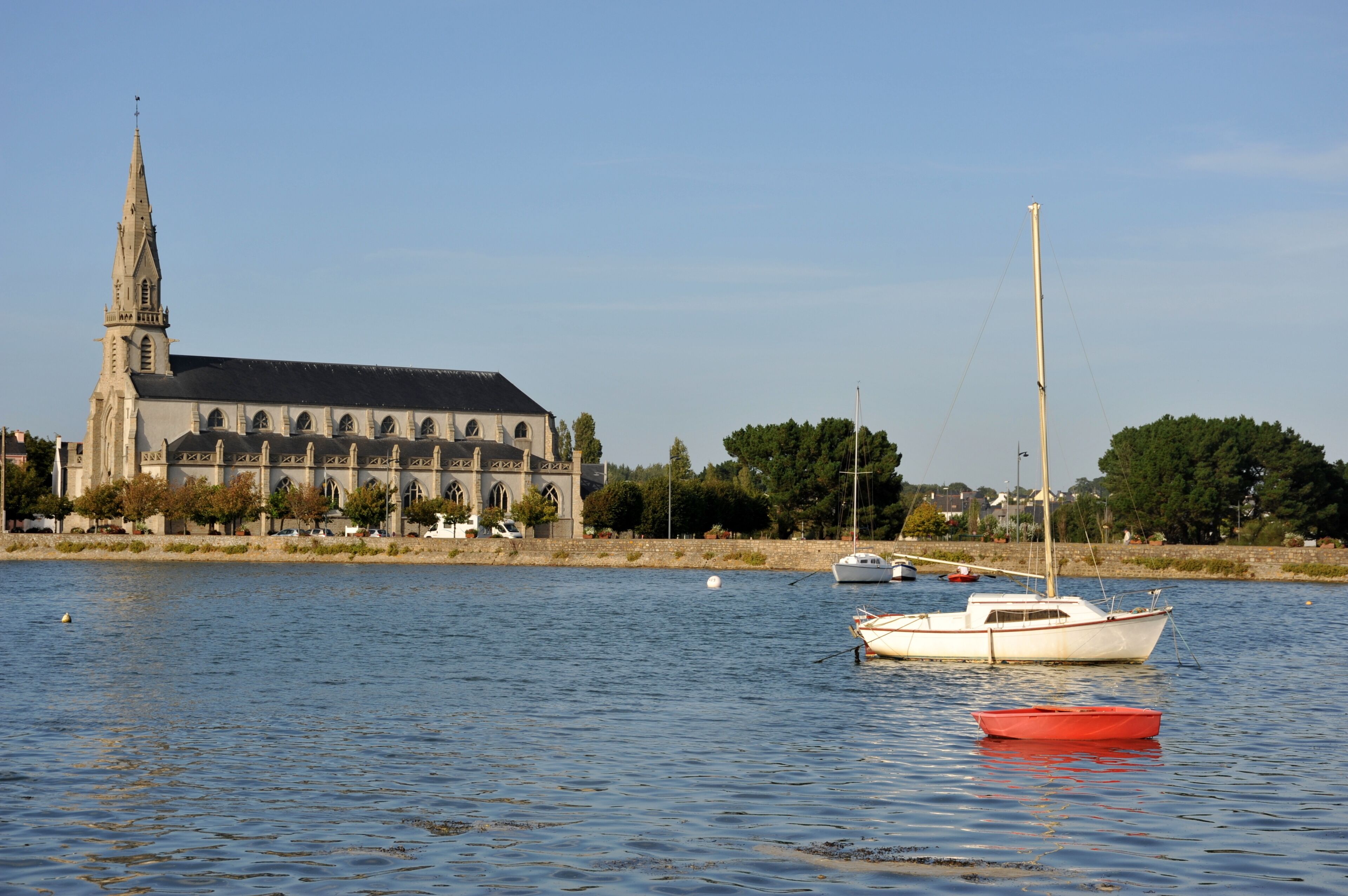 Eglise, bateaux, Riantec