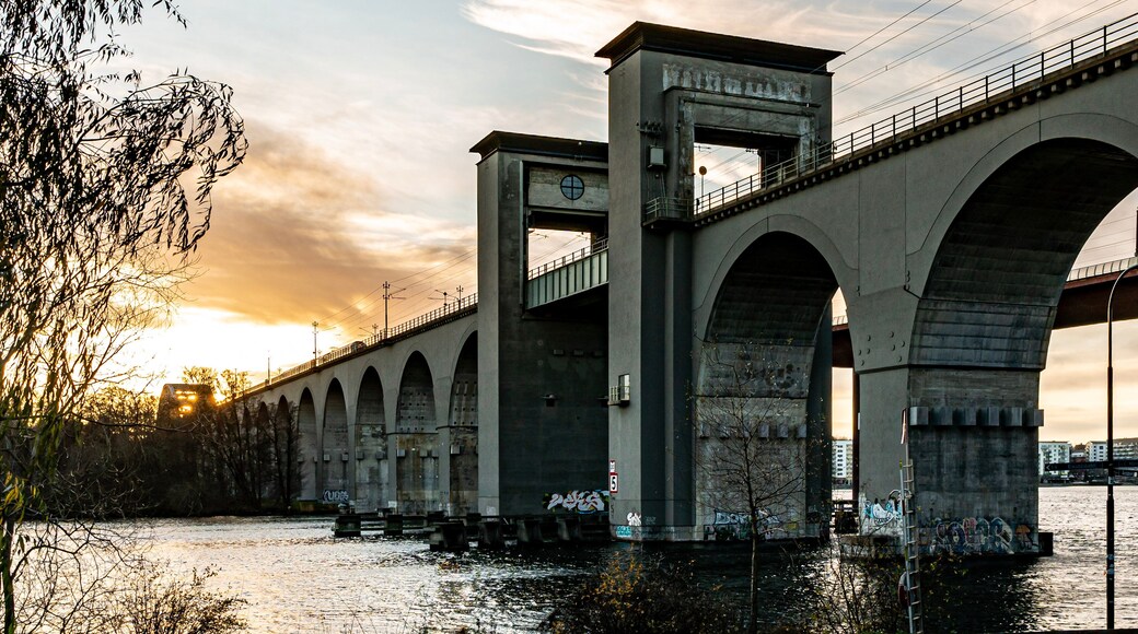 Årstabron in the sunset.