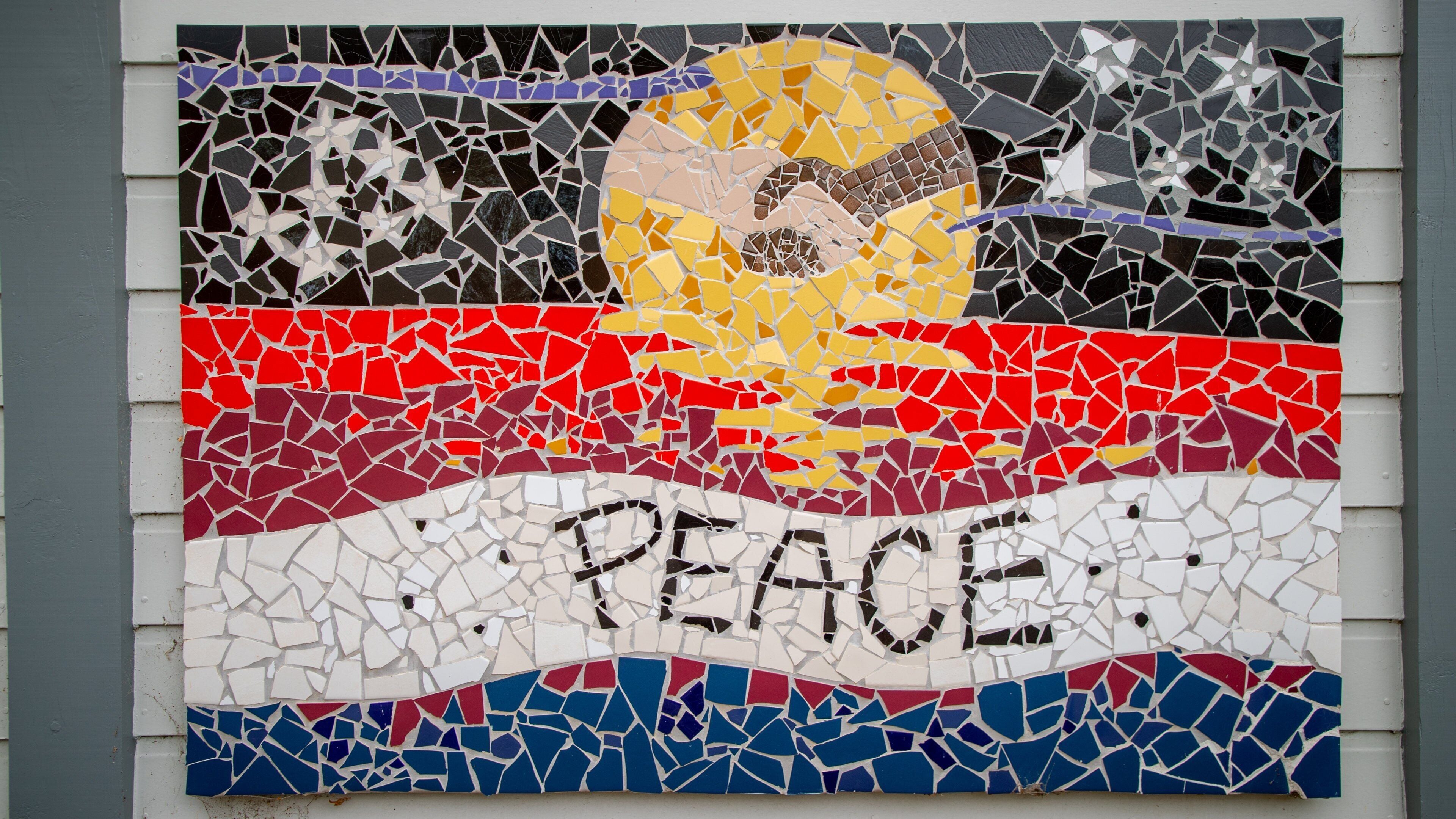 Victor Harbor which includes art