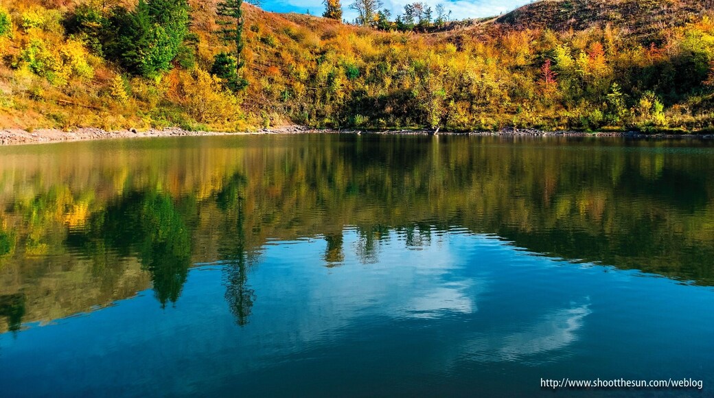 More like a a very large swimming hole than a very small lake, this patch of blue sits nestled in between the valley floor and the higher elevation peaks of Greenleaf and Table Mountain.