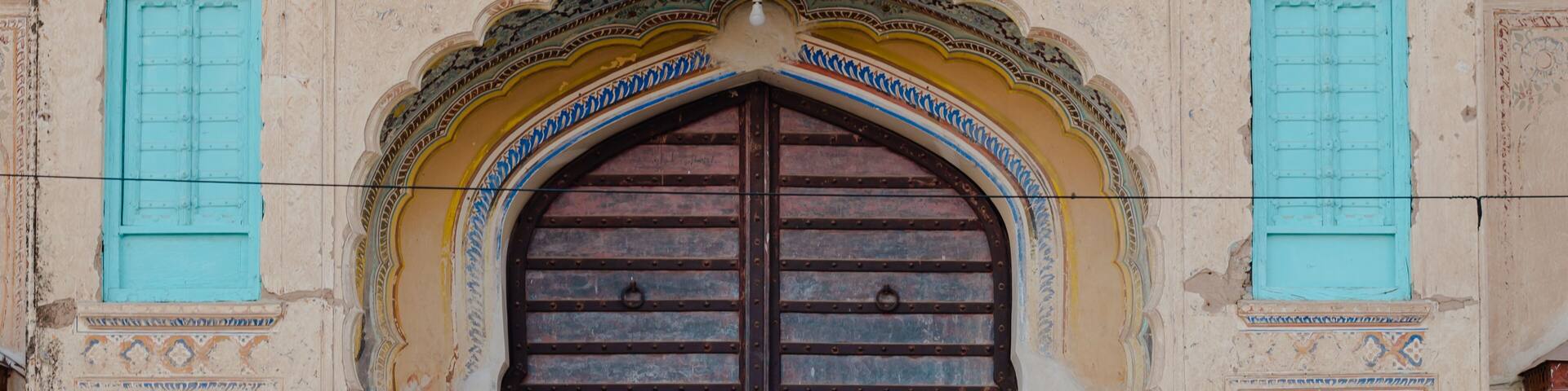 detail of the facade of the cathedral