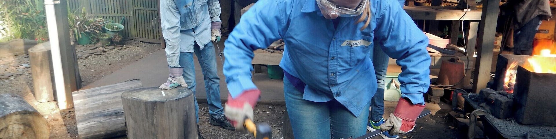 In Barrytown you can make your own knife in a day. Of course you get plenty of help from Steve and Robyn. It's really cool to create your own unique souvenir. Definitely recommend it!