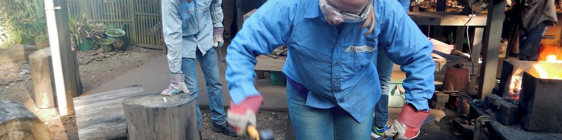 In Barrytown you can make your own knife in a day. Of course you get plenty of help from Steve and Robyn. It's really cool to create your own unique souvenir. Definitely recommend it!