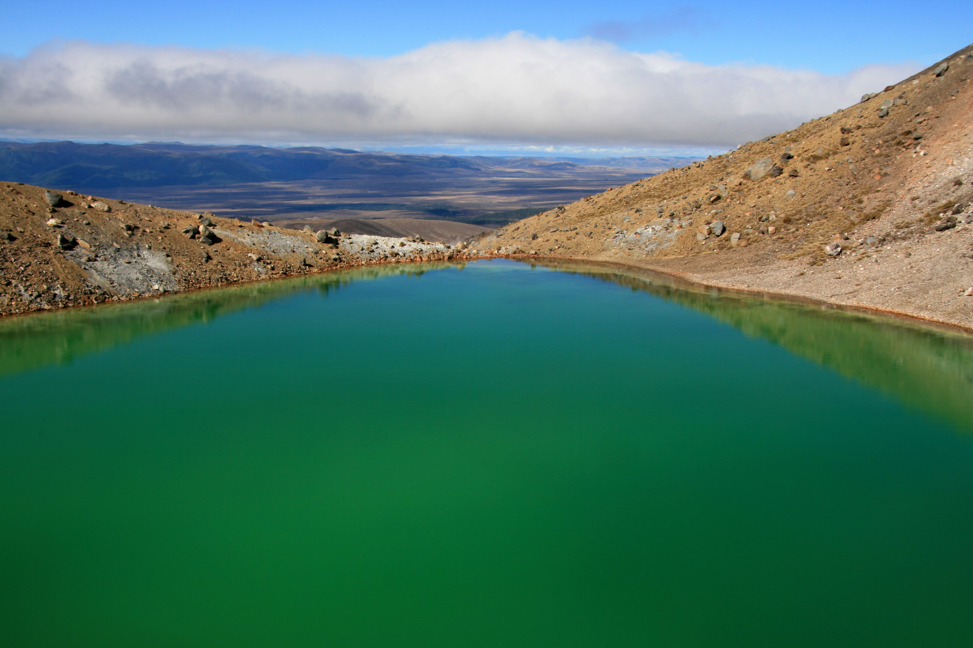 Emerald Green Lake - Tongariro National Park, New Zealand