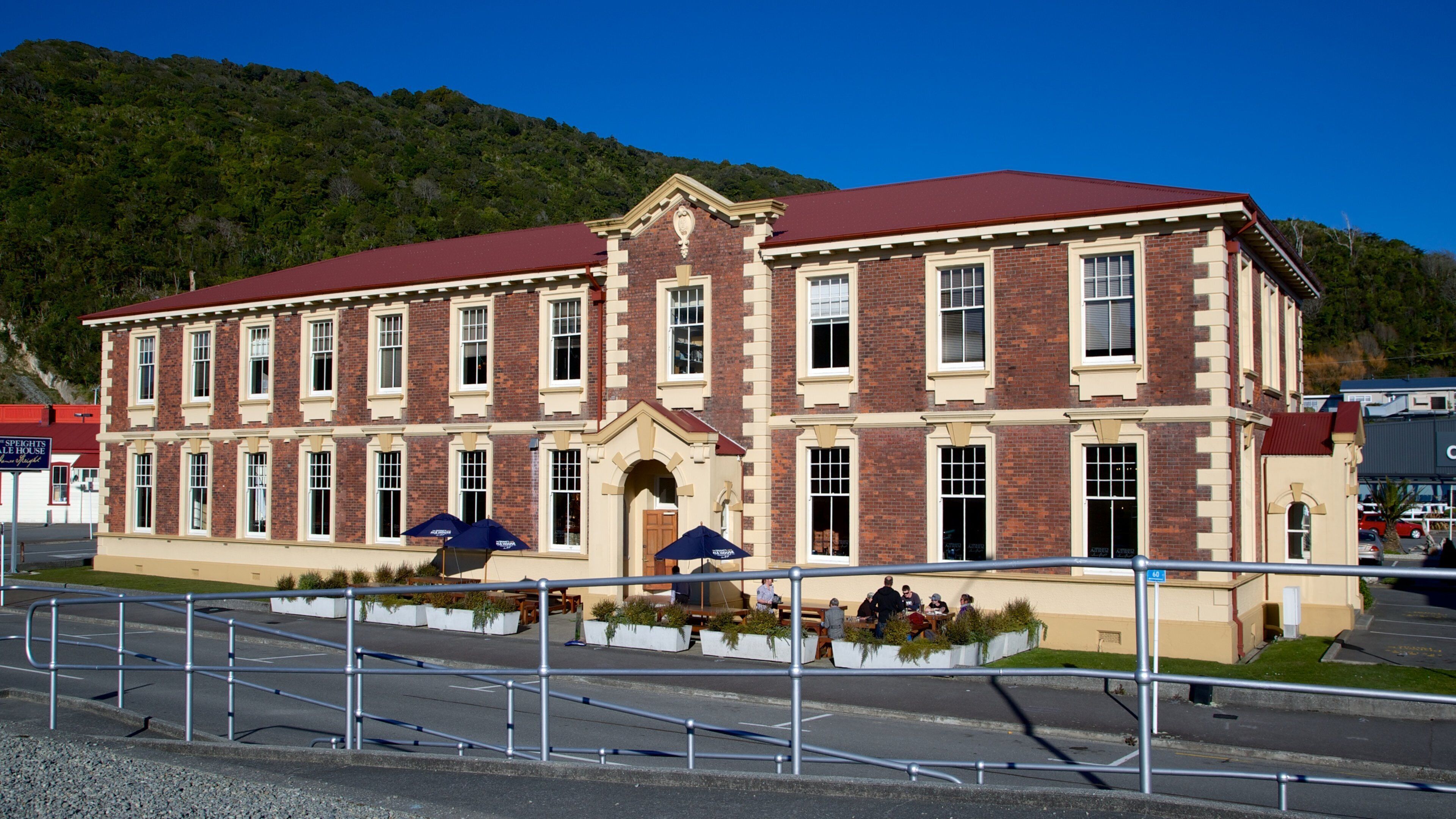 Greymouth featuring street scenes and heritage architecture