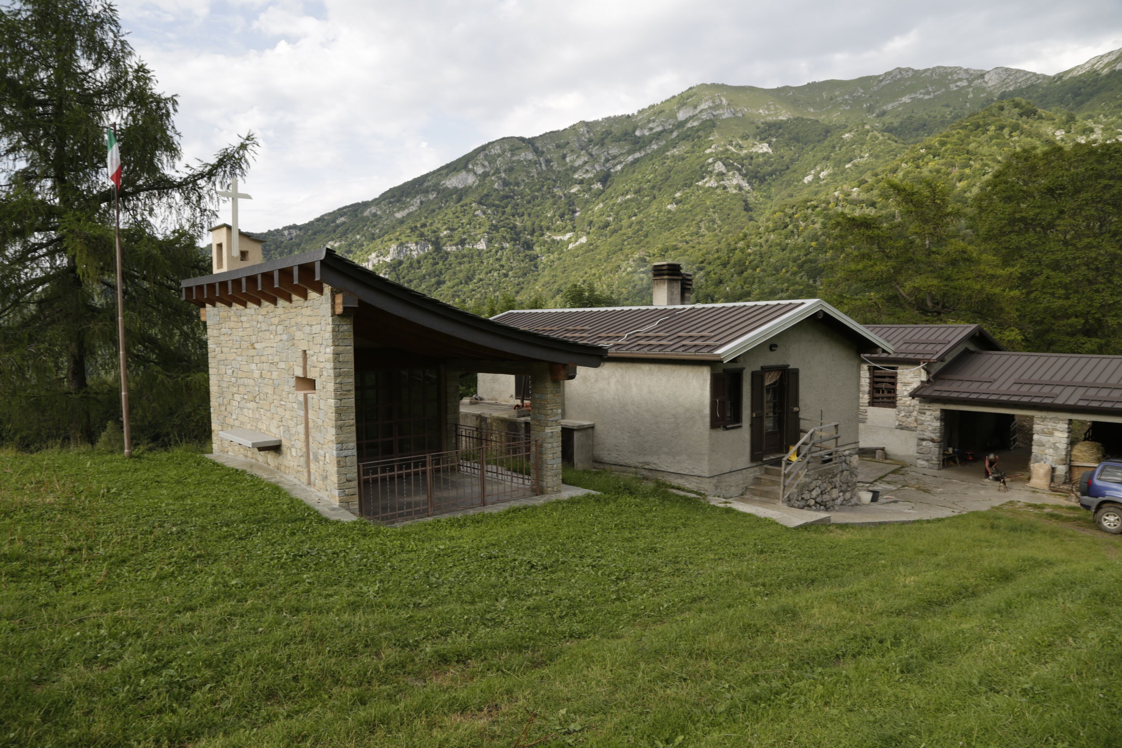 Die Alpe di Lierna befindet sich im Valle Ontragno oberhalb der Alpe die Esino.