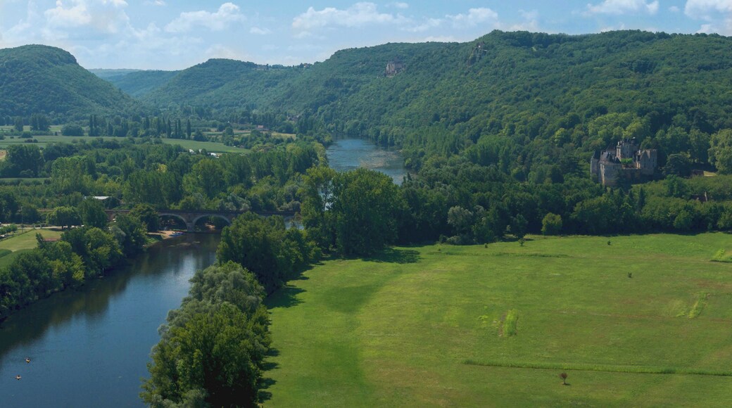 Valley of the Dordogne river, from chĂąteau de Beynac, Dordogne, France.