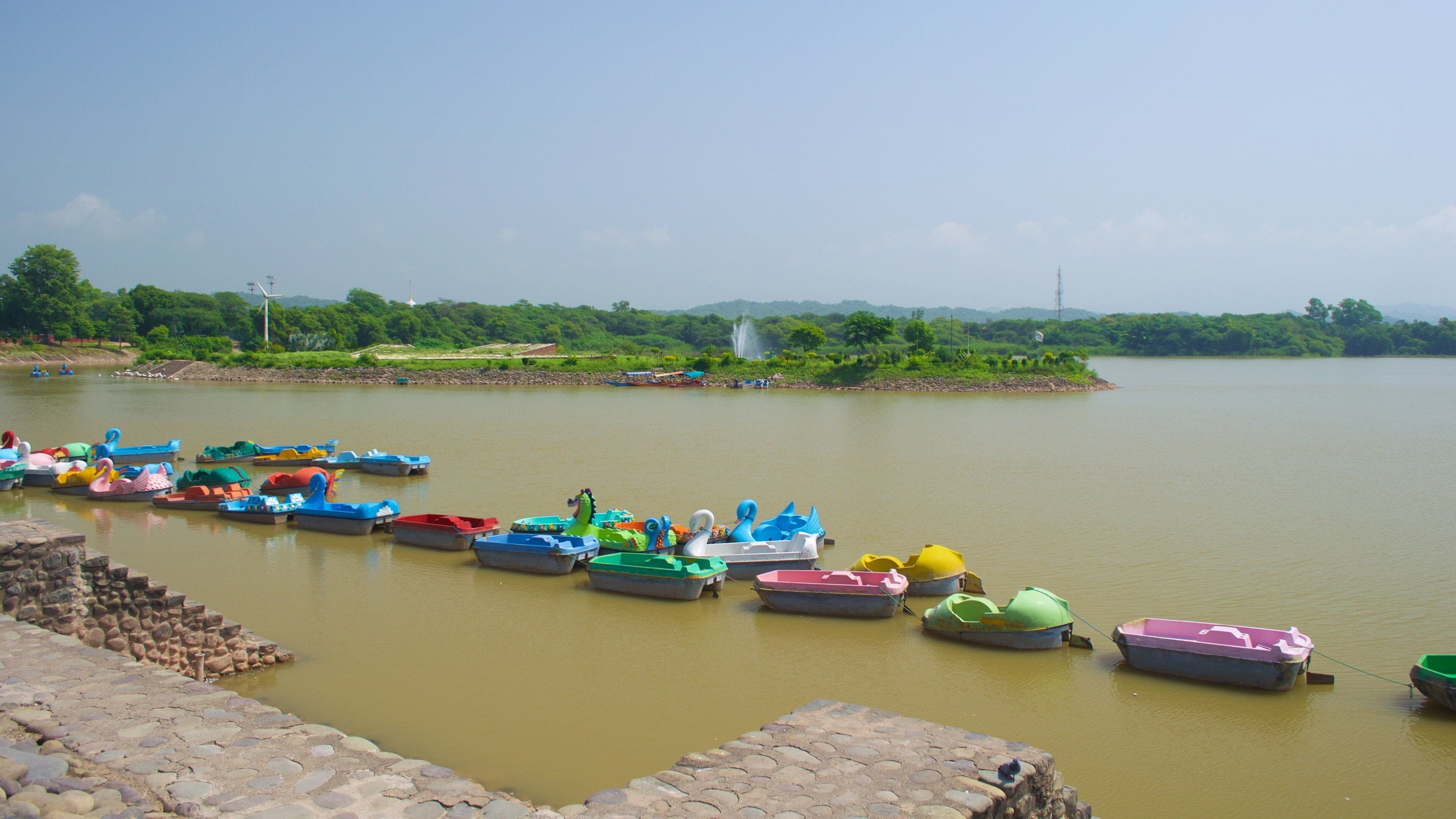 Chandigarh which includes watersports and a lake or waterhole