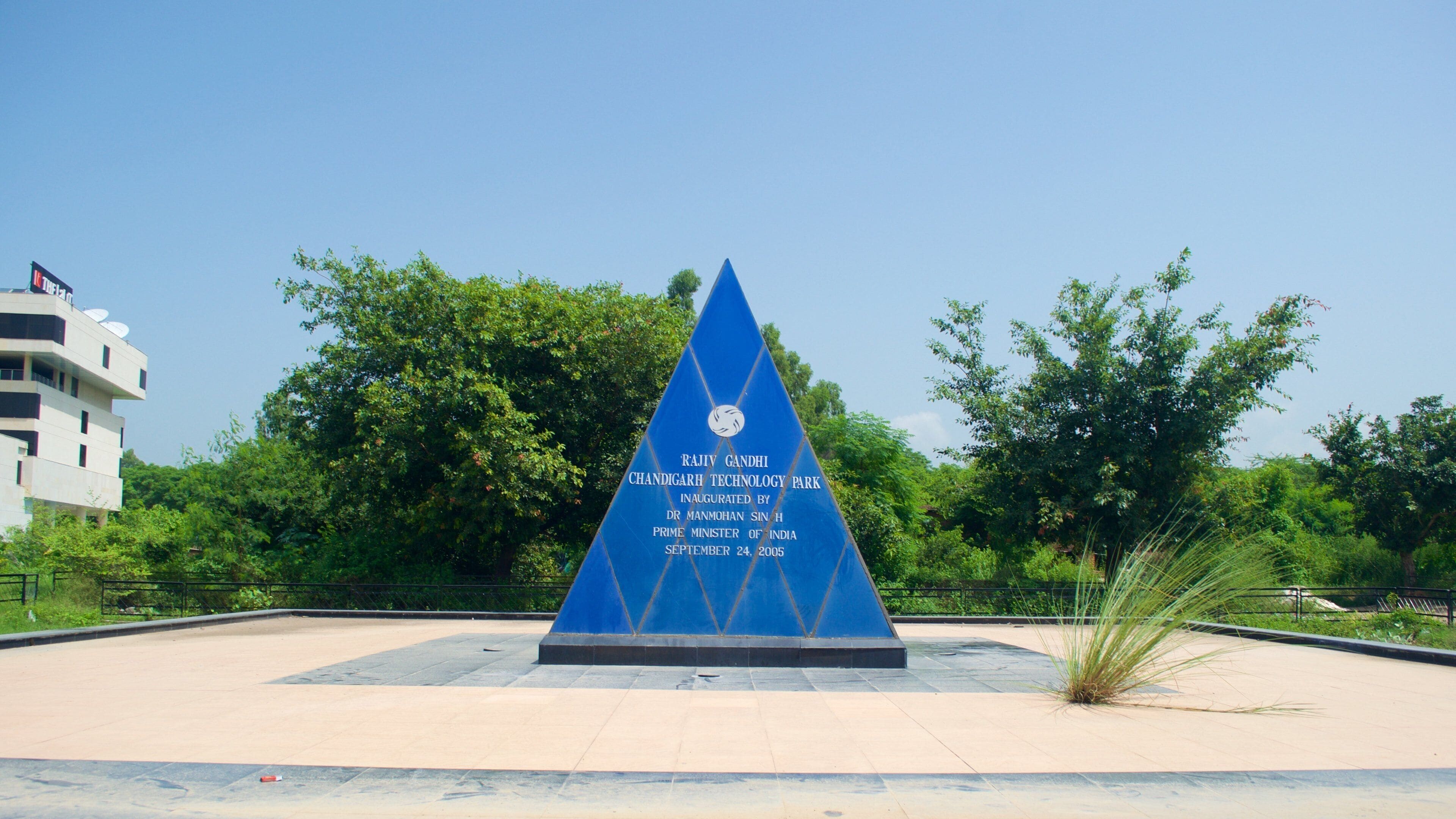 Chandigarh showing a square or plaza