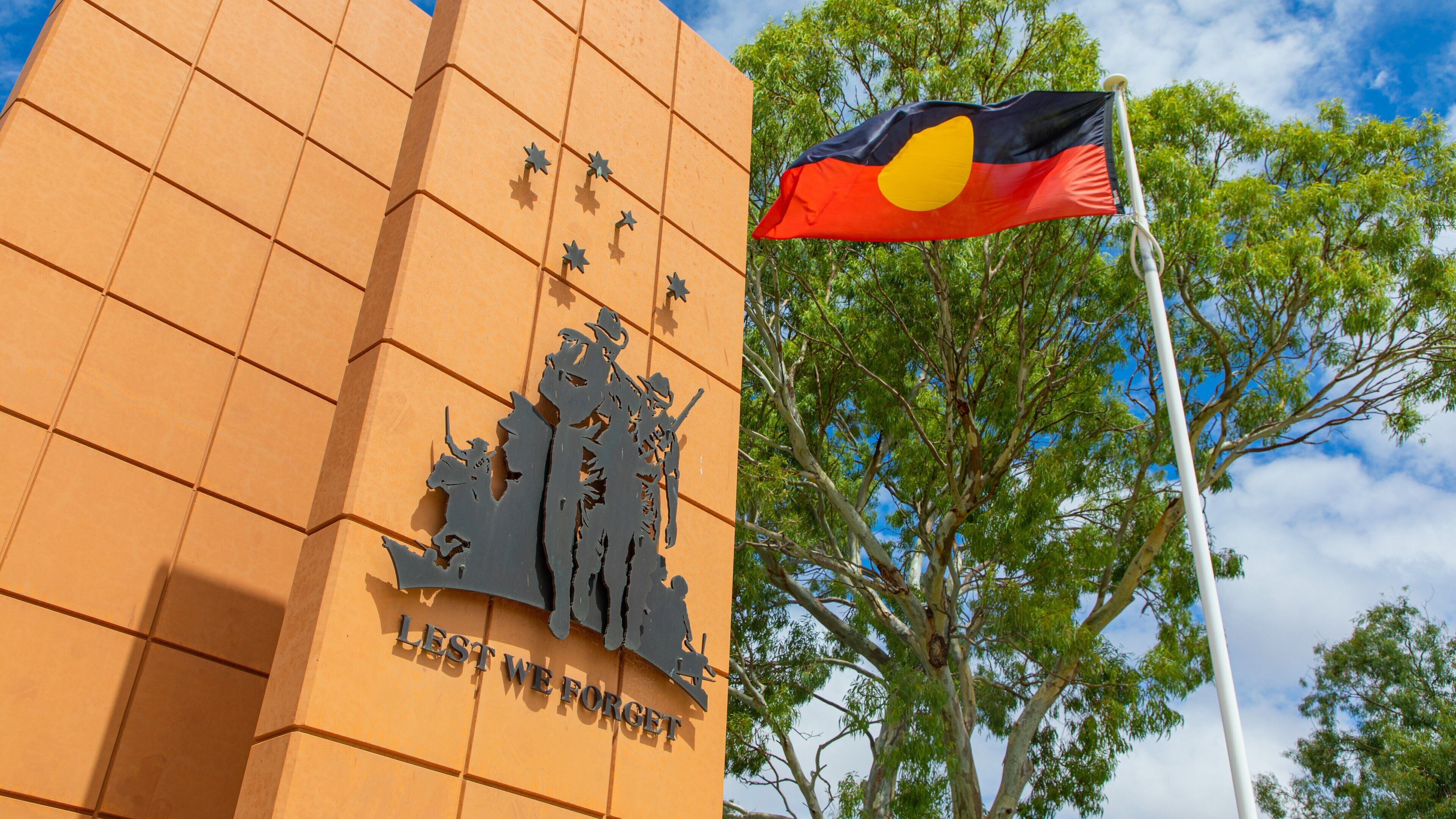 Roxby Downs which includes signage
