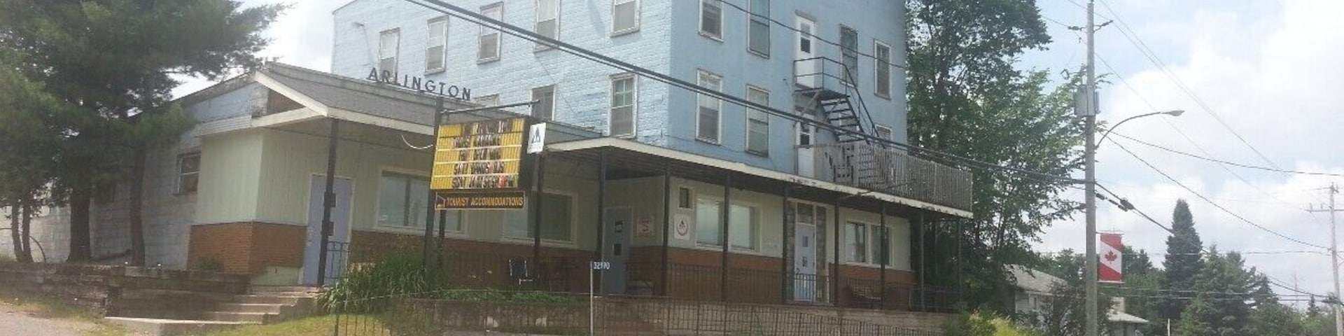 Funny Youth Hostel we stayed in august 2012. Close to Algonquin park. A very nice park.