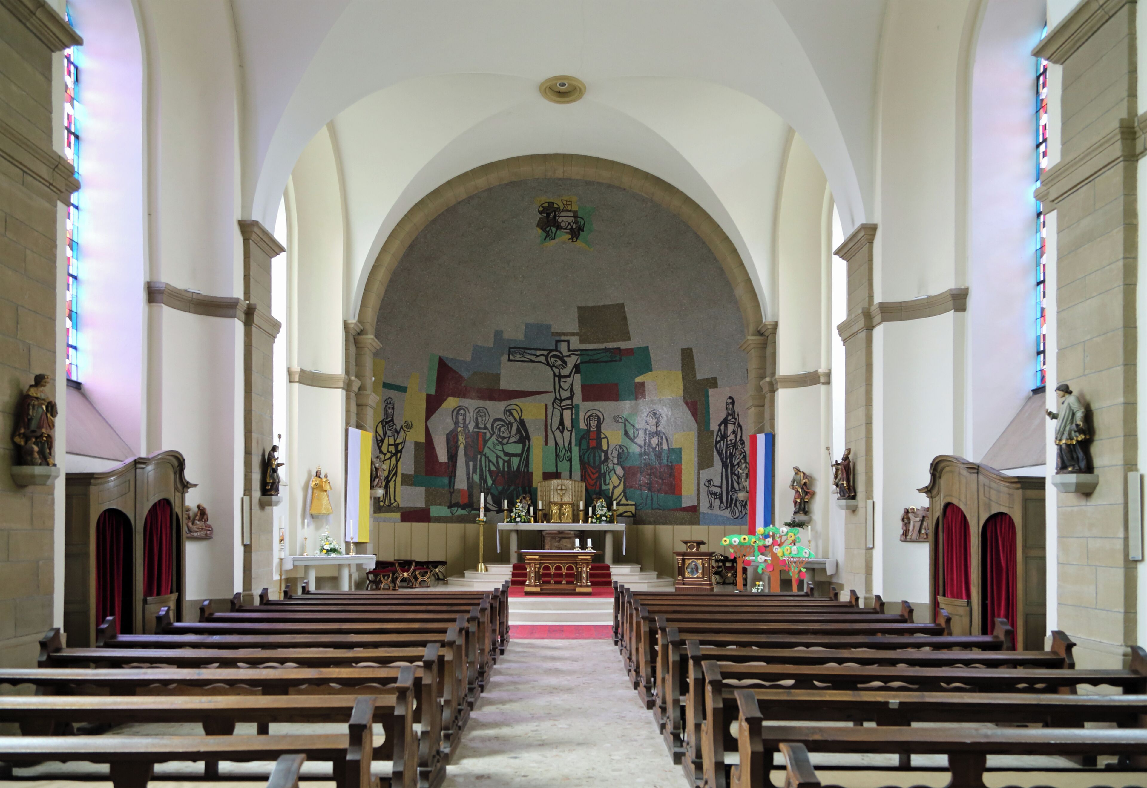 Berdorf (Grand Duchy of Luxembourg): interior of St John's church