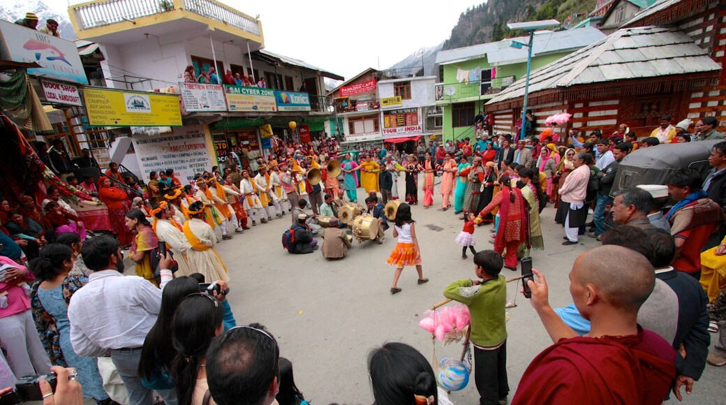 Manali featuring performance art, street performance and street scenes