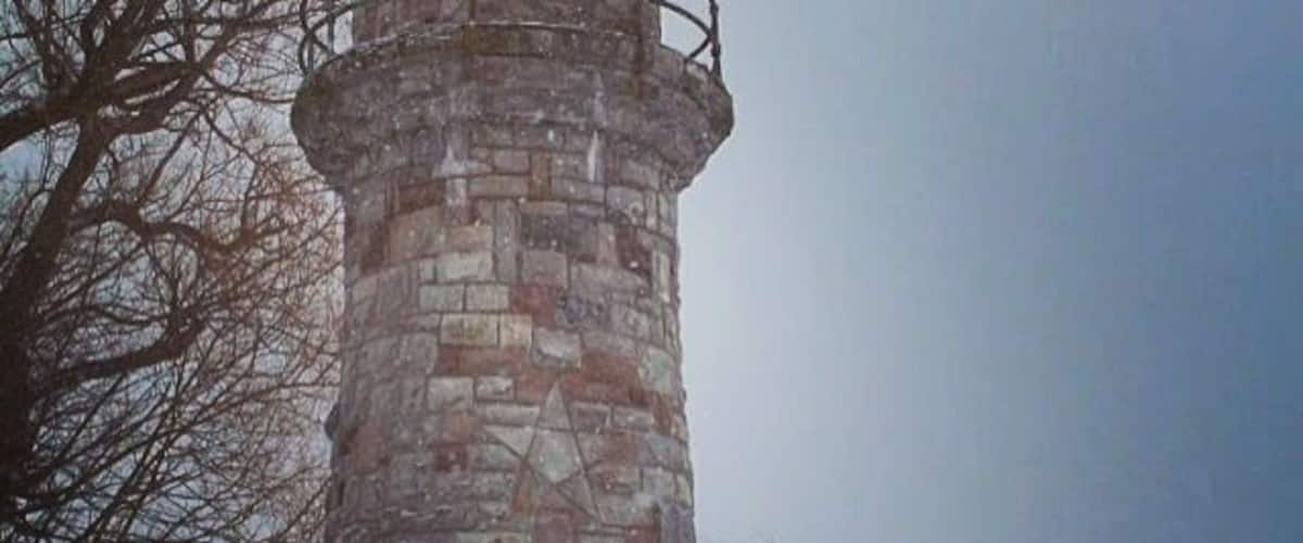 The lighthouse in the village of Lancaster on lake avenue. #lighthouse #winter #lancaster #buffalo #lake #comopark