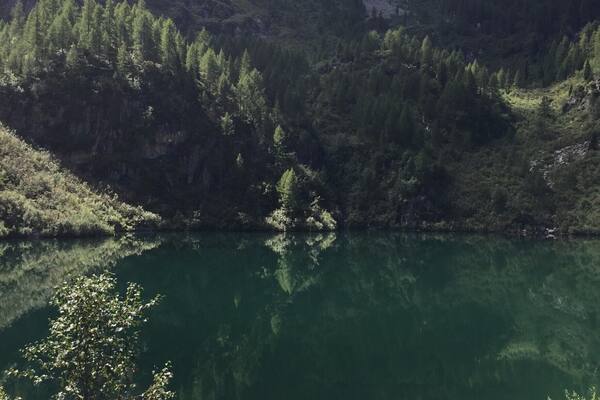 A cool 3 hour hike straight up from the town of Vermiglio, Italy, a sweet little alpine lake for your picnic.
www.visa-vis.com
#alpine #glacierlake #lakes #lago #vermiglio #italy #thisisitaly #visititaly #hiking #mountains