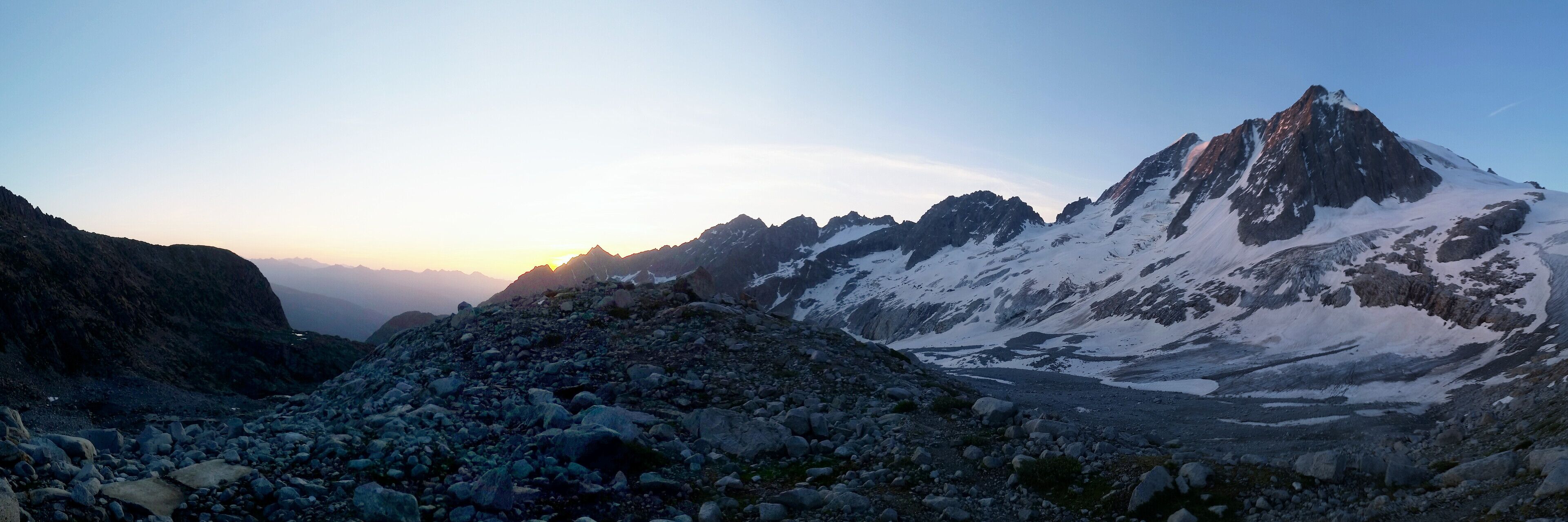 Alba salendo alla Presanella