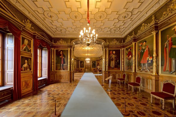 Chùteau de Schwerin mettant en vedette vues intérieures, art et patrimoine historique