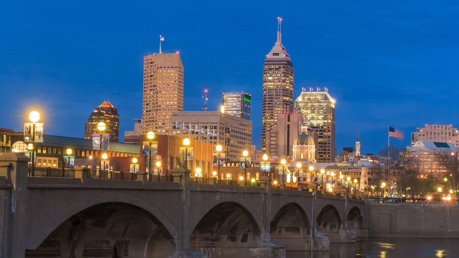 Indianapolis skyline and the White River