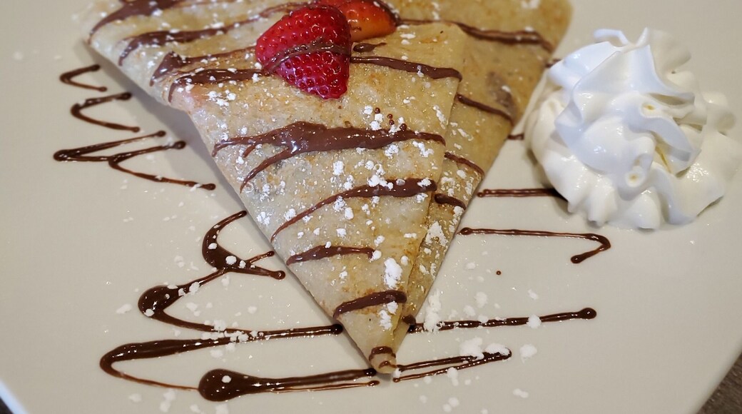 Nice clean & upbeat venue - perfect for our mom-daughter date. Crepe Star Cafe has a sweet & savory menu - crepes, waffles, pizza/rice dishes/salads, Kawartha Dairy Ice Cream & more. Matcha Green Tea, Hot Chocolate w/whip & Nutella crepe w/ strawberries were delish. Family run. Fun & connection encouraged with a nice selection of boardgames to play with at your booth. #foodies #dessert #wheretoeat #ontario #datenight