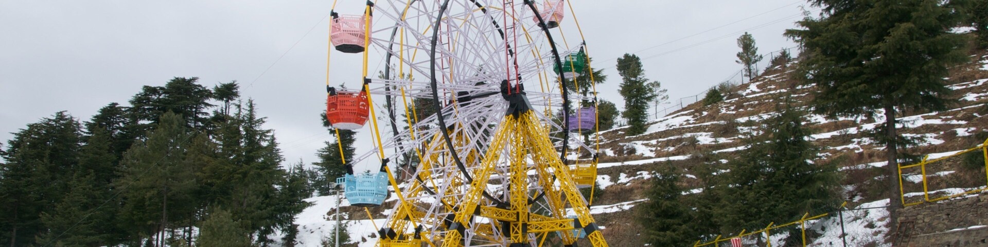 Kufri Fun World which includes rides and snow