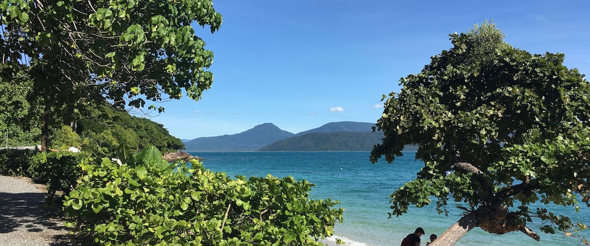 Wow wow wow! An absolutely stunning island. We snorkeled, paddle boarded and walked around. If I could spend a week here, I so would #orbitztravel