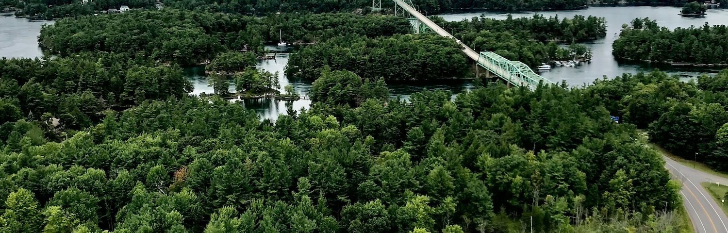 US- Canada Border.
#ontheroad