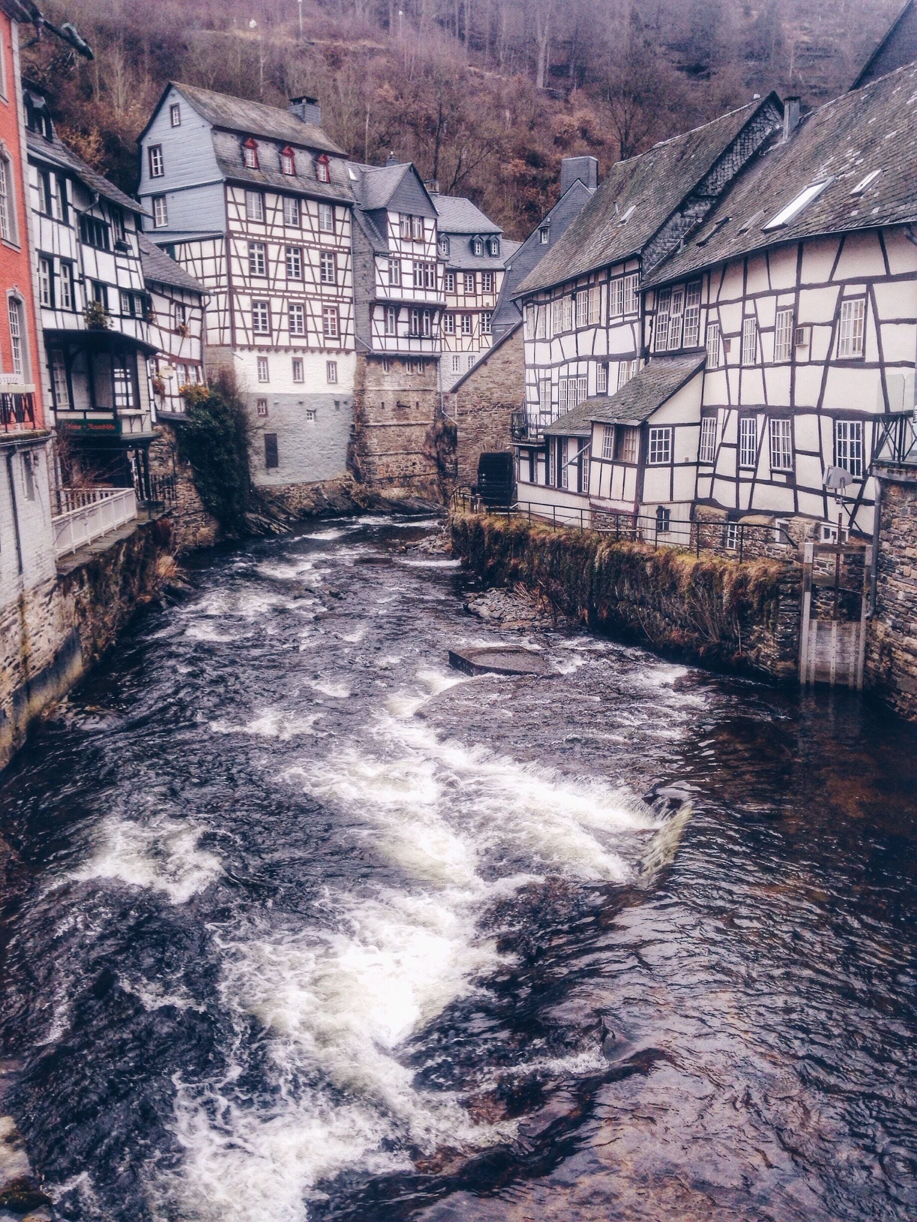 Exploring charming Monschau. Loving the pittoresk atmosphere. #architecture #troveon #lovemytown