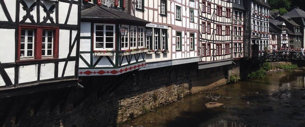 Seriously tried to take a picture without any tourist in it and failed miserably... Otherwise quite a nice town. Tip: find the mustard shop, really good stuff!