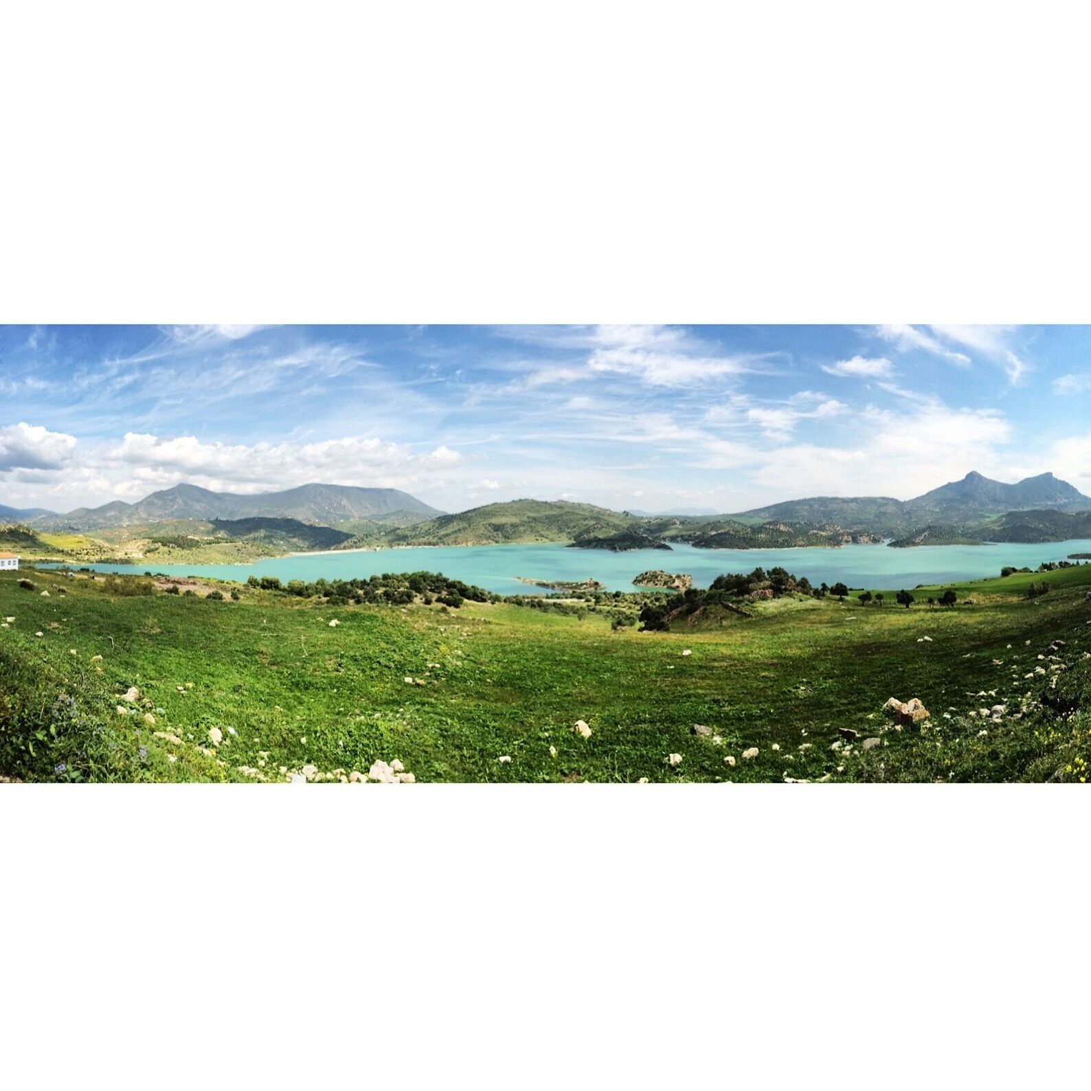 The scenic Lake Zahara seen from the tiny picturesque village of Zahara de la Sierra in Andalusia, Spain. 

#lakes #nature