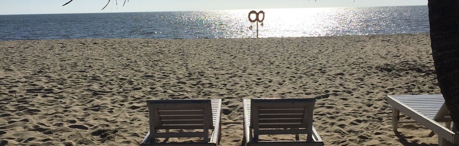 Marari is a beautiful beach close to around 30 kms from alleppey. Enjoy the evening with a walk on this beautiful beach