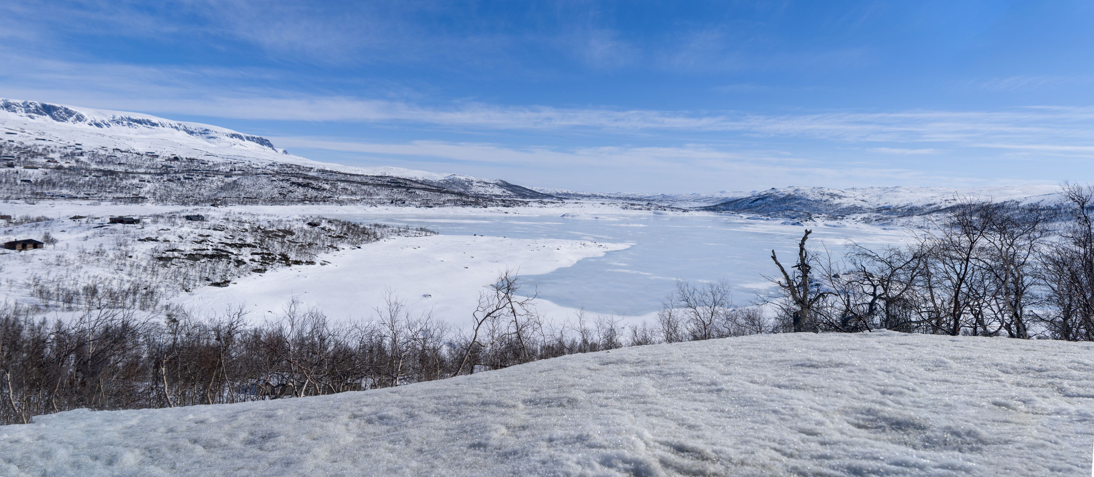 View of the Hallingskarvet National Park from the frozen Sløddfjorden lake