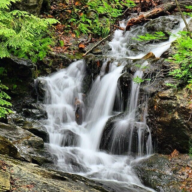 Bridal Veil Falls in Gatineau Park, Quebec, Canada. It is part of the Mackenzie King Estate, where Canada's former Prime Minister had a cottage.   The amazing thing is that you can get here from the city of Ottawa in about 45 minute.  Short drive, short hike and... nature bliss is yours. #waterlust