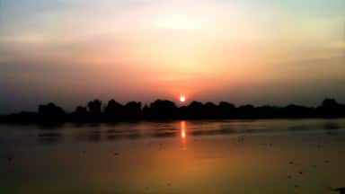 On the banks of Yamuna river.
#GoldenHour