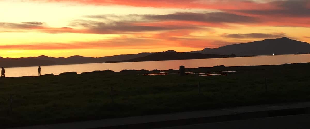 Richmond. After getting gasoline from Costco, I saw a beautiful sunset.