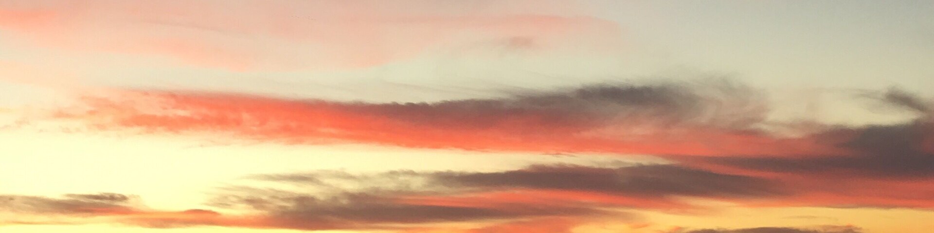 Richmond. After getting gasoline from Costco, I saw a beautiful sunset.