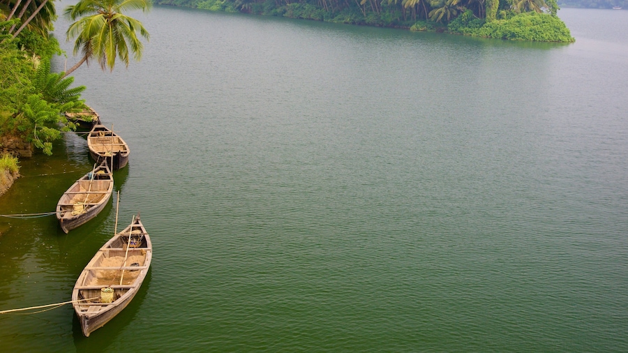Malappuram District which includes a river or creek