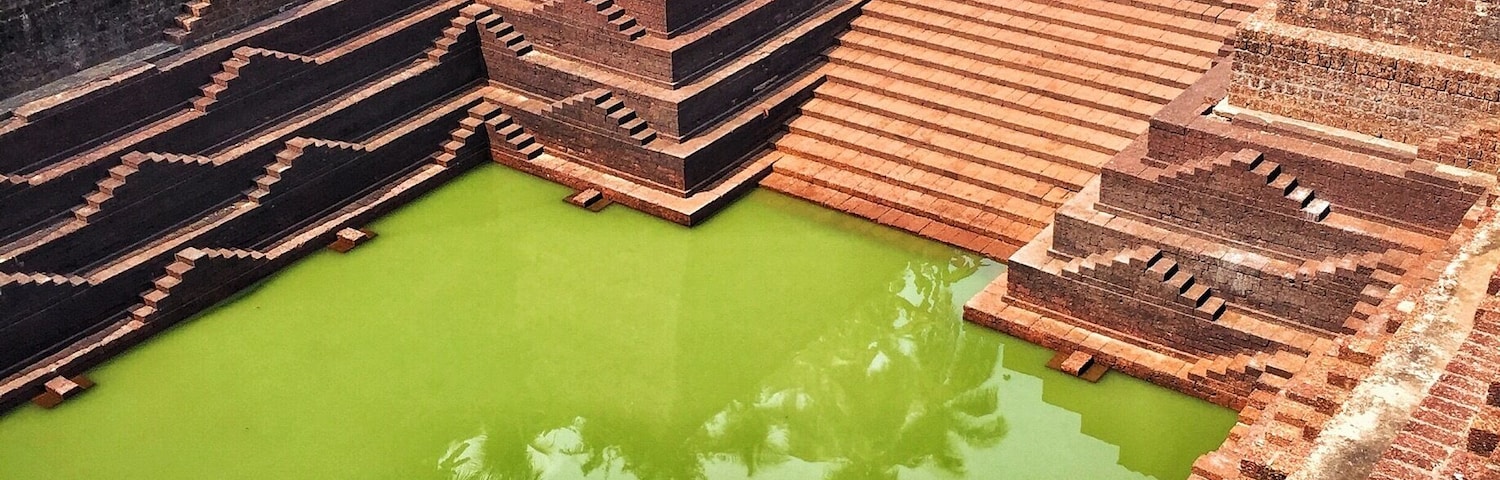 Temple pond.. Sri Subrahmanya temple is located here and also if stories are to believed then this is the place where Rama and Lakshmana rested enroute to rescue Sita #indianmythology #kannur #templesofindia