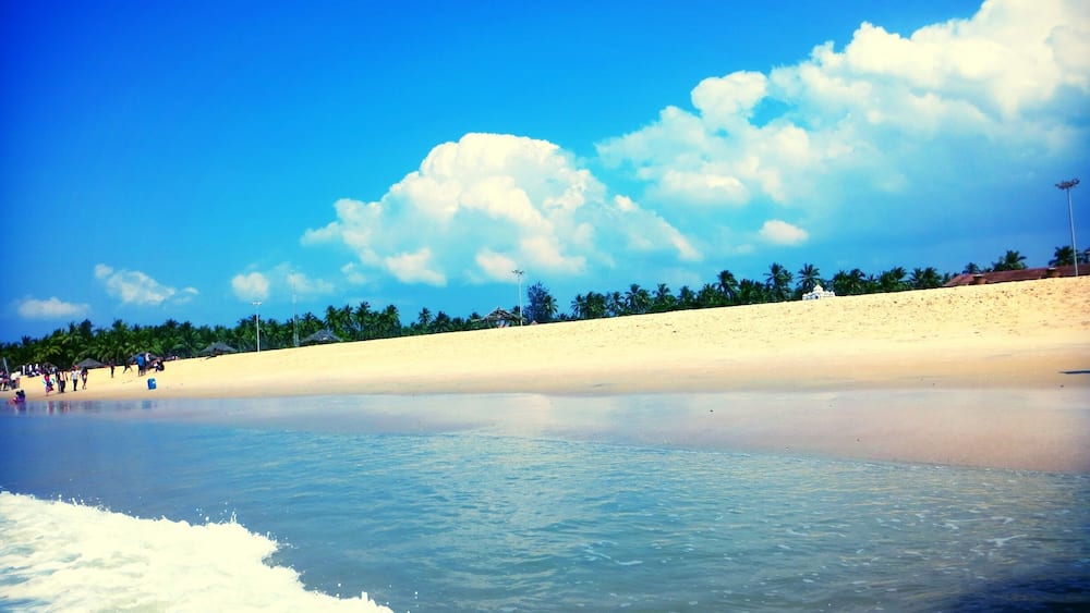 Lovely trail of water waves and clouds on the beach.
#WeekendGetaway