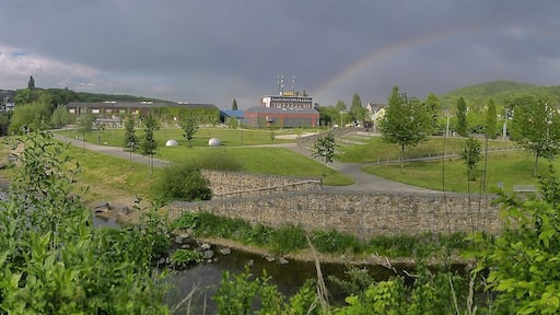 Ennepebogen Gevelsberg mit Regenbogen im Hintergrund