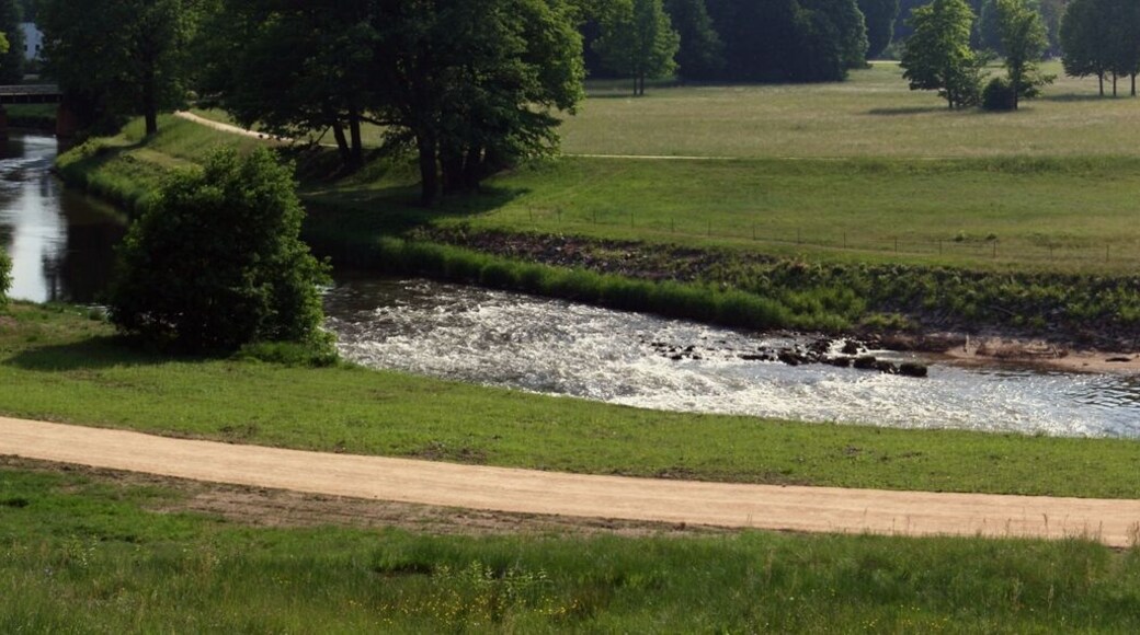 Nysa Łużycka w Parku Mużakowskim